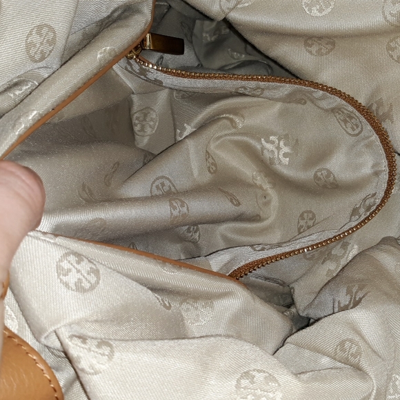 Tory Burch "Amanda" Fold Over Leather Crossbody Bag - Picture 17 of 17